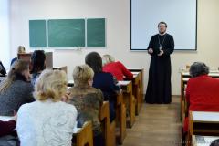 Настоятель Покровского собора провел лекцию для учителей, ведущих факультатив «Основы православной культуры»