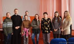 Свято-Софийское молодежное братство поздравило с Рождеством Христовым пациентов Мурованского дома-интерната