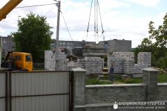 На приходе Святой Троицы поселка Зельва организовали сладкий стол в честь открытия нового здания воскресной школы