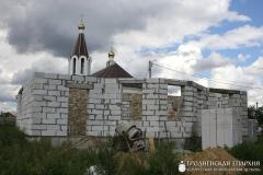 На приходе Святой Троицы поселка Зельва организовали сладкий стол в честь открытия нового здания воскресной школы