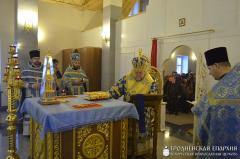 Архиепископ Артемий совершил литургию в малом храме прихода в честь иконы Божией Матери «Взыскание погибших»