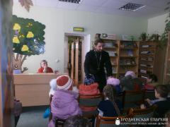 Встреча со священником в библиотеке поселка Острино