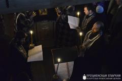 В четвертый день поста архиепископ Артемий возглавил великое повечерие на приходе Усекновения Главы Иоанна Предтечи города Гродно