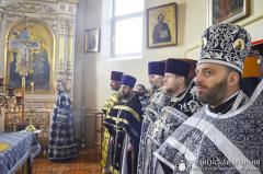 Архиепископ Артемий совершил Литургию Преждеосвященных Даров и освятил памятную доску в храме Святой Троицы поселка Россь