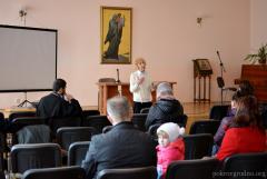 О проблемах "бабушек и внуков" рассказала в Родительском клубе Покровского собора психолог Валентина Богословская