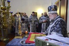 Архиепископ Артемий совершил Литургию Преждеосвященных Даров в храме деревни Мурованка