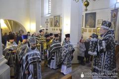 Архиепископ Артемий совершил Литургию Преждеосвященных Даров в храме деревни Мурованка