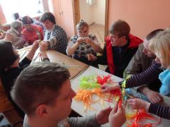 Братчики Покровского собора приготовили вербы и пообщались с "особенной" молодежью