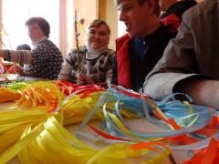 Братчики Покровского собора приготовили вербы и пообщались с "особенной" молодежью