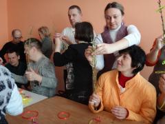 Братчики Покровского собора приготовили вербы и пообщались с "особенной" молодежью