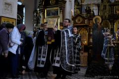 Архиепископ Артемий совершил в Покровском соборе утреню Великого пятка с чтением 12 Страстных Евангелий