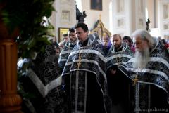 Архиепископ Артемий совершил вечерню с чином выноса плащаницы в кафедральном соборе Гродно