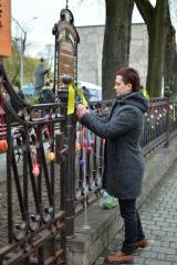 Великая суббота в Покровском соборе: литургия, акция "Велікодная брама" и освящение куличей (фото)