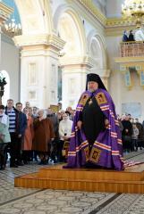 Архиепископ Артемий возглавил Пасхальную вечерню в кафедральном соборе города Гродно