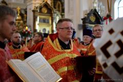 Архиепископ Артемий возглавил Пасхальную вечерню в кафедральном соборе города Гродно