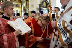 Архиепископ Артемий возглавил Пасхальную вечерню в кафедральном соборе города Гродно