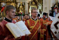 Архиепископ Артемий возглавил Пасхальную вечерню в кафедральном соборе города Гродно