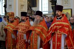 На Радоницу, в день своего 65-летия, архиепископ Артемий совершил литургию в Покровском соборе