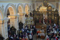 На Радоницу, в день своего 65-летия, архиепископ Артемий совершил литургию в Покровском соборе