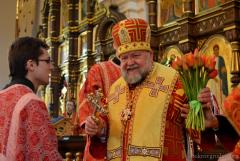 На Радоницу, в день своего 65-летия, архиепископ Артемий совершил литургию в Покровском соборе