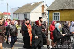 Крестный ход в день поминовения усопших в поселке Зельва