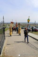 Крестный ход в день поминовения усопших в поселке Зельва