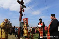 Крестный ход в день поминовения усопших в поселке Зельва