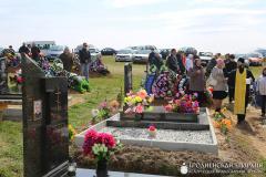 Крестный ход в день поминовения усопших в поселке Зельва