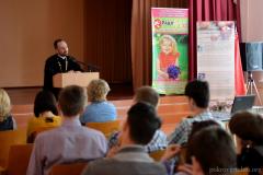 В рамках марафона "15 дней в защиту жизни" в школах прошли беседы со старшеклассниками о семье