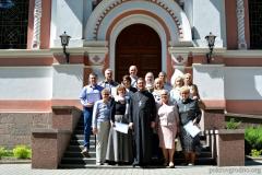 У Пакроўскім саборы выпускнікі катэхізічных курсаў і іканапіснай студыі атрымалі сертыфікаты аб аканчэнні адукацыі