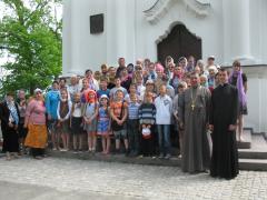 Воспитанники воскресной школы при храме Святого Духа агрогородка Озеры совершили паломничество в Жировичский монастырь и Сынковичи