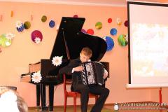 В неделю жен-мироносиц в поселке Россь прошел праздничный концерт