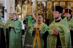 Накануне дня Святой Троицы Архиепископ Артемий совершил всенощное бдение в Покровском соборе
