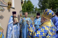 Архиепископ Артемий совершил литургию в храме в честь Коложской иконы Божией Матери