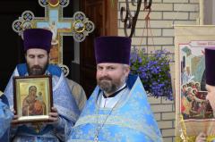 Архиепископ Артемий совершил литургию в храме в честь Коложской иконы Божией Матери
