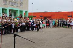 Благочинный Зельвенского округа посетил торжественные линейки в школах поселка