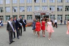 Благочинный Зельвенского округа посетил торжественные линейки в школах поселка