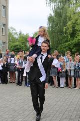 Благочинный Зельвенского округа посетил торжественные линейки в школах поселка