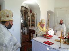 В день Рождества Предтечи и Крестителя Господня Иоанна архиепископ Артемий совершил литургию в храме деревни Лунно