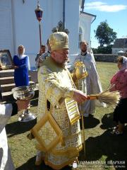 В день Рождества Предтечи и Крестителя Господня Иоанна архиепископ Артемий совершил литургию в храме деревни Лунно