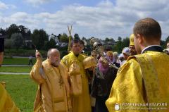 Архиепископ Артемий совершил литургию в кафедральном соборе города Волковыска