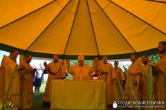 Архиепископ Артемий совершил Божественную литургию на I слете молодежи Волковысского благочиния