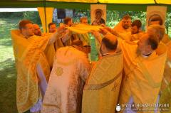 Архиепископ Артемий совершил Божественную литургию на I слете молодежи Волковысского благочиния