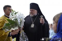 Архиепископ Артемий совершил литургию, за которой молились участники слета молодежи Гродненской епархии