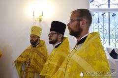 Архиепископ Артемий совершил литургию, за которой молились участники слета молодежи Гродненской епархии