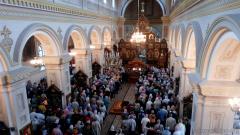 В праздник Успения Пресвятой Богородицы в Покровском соборе отслужили литургию и молебен на начало учебного года