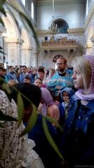 В праздник Успения Пресвятой Богородицы в Покровском соборе отслужили литургию и молебен на начало учебного года