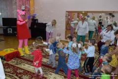 В рамках благотворительной акции «Соберем детей в школу вместе» более двуxсот детей получили помощь