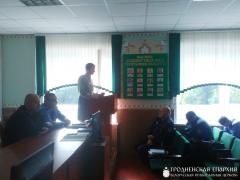 Священник провел беседу о богатстве с сотрудниками Волковысского РОВД