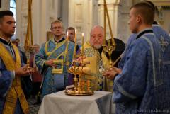 В канун праздника Рождества Пресвятой Богородицы архиепископ Артемий совершил всенощное бдение в Покровском соборе